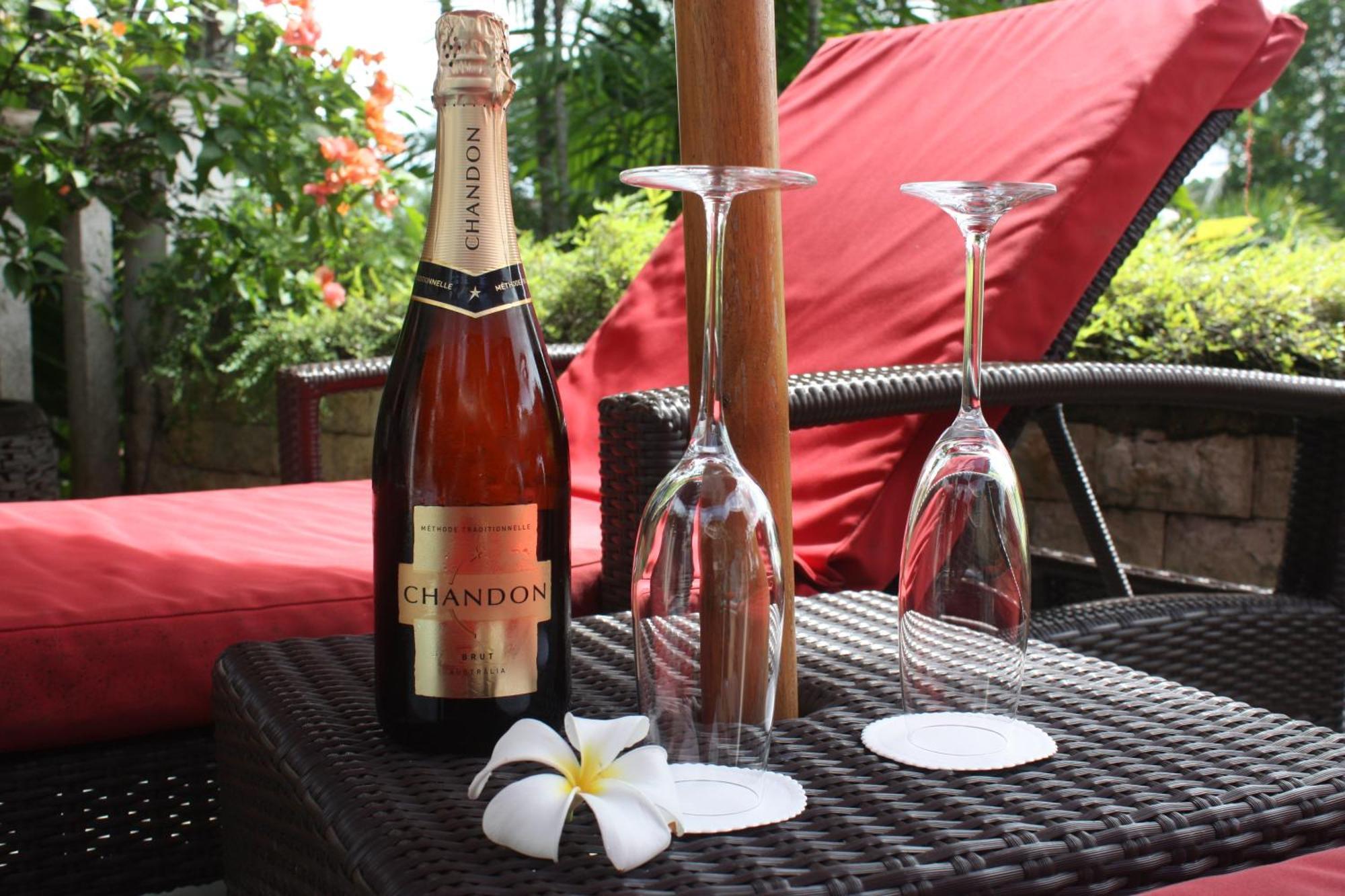 Tempat Senang Spa Resort & Restaurant Sekupang Екстер'єр фото